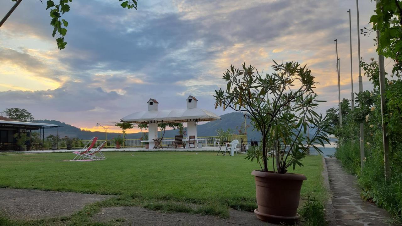 Family Hotel Belvedere Dulgopol ภายนอก รูปภาพ