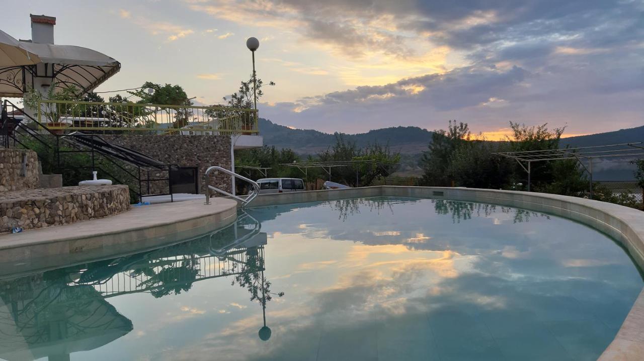 Family Hotel Belvedere Dulgopol ภายนอก รูปภาพ