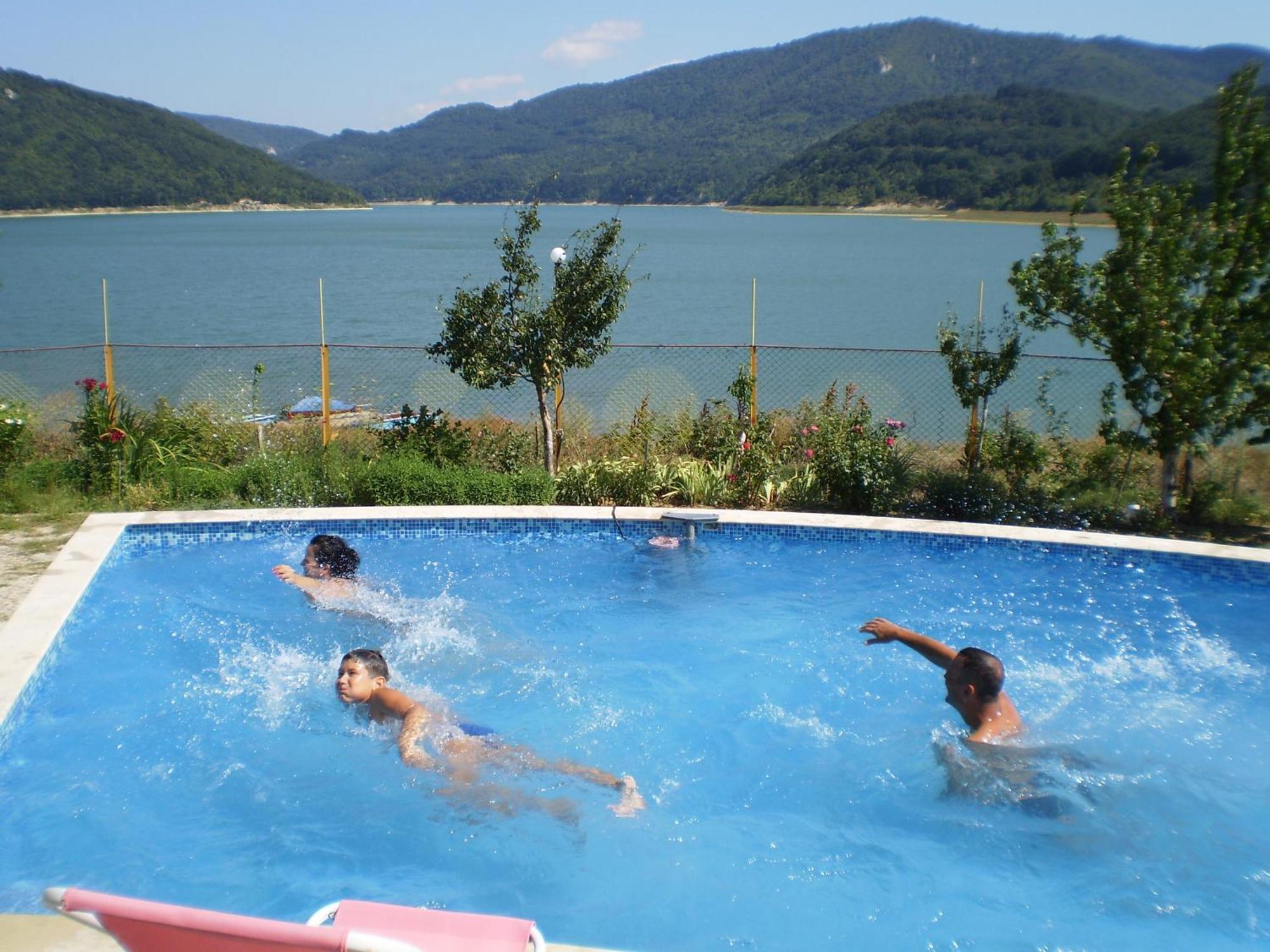 Family Hotel Belvedere Dulgopol ภายนอก รูปภาพ