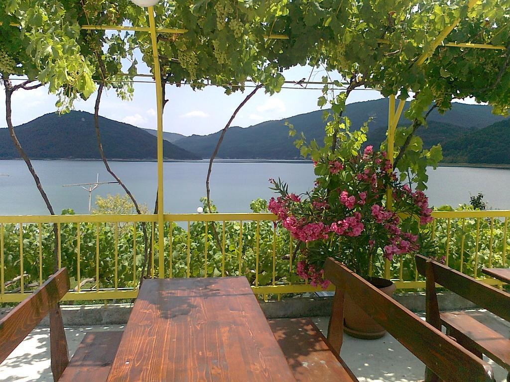 Family Hotel Belvedere Dulgopol ภายนอก รูปภาพ
