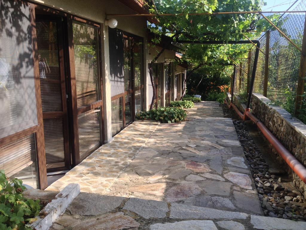 Family Hotel Belvedere Dulgopol ภายนอก รูปภาพ