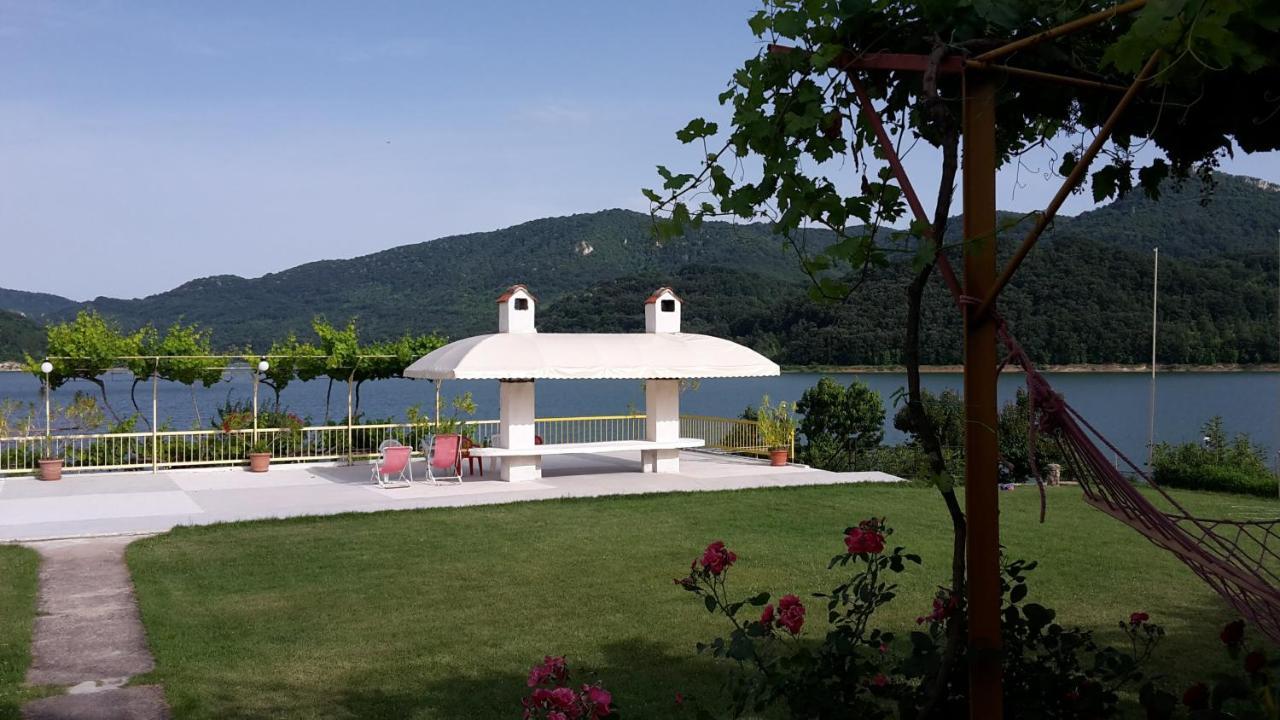 Family Hotel Belvedere Dulgopol ภายนอก รูปภาพ